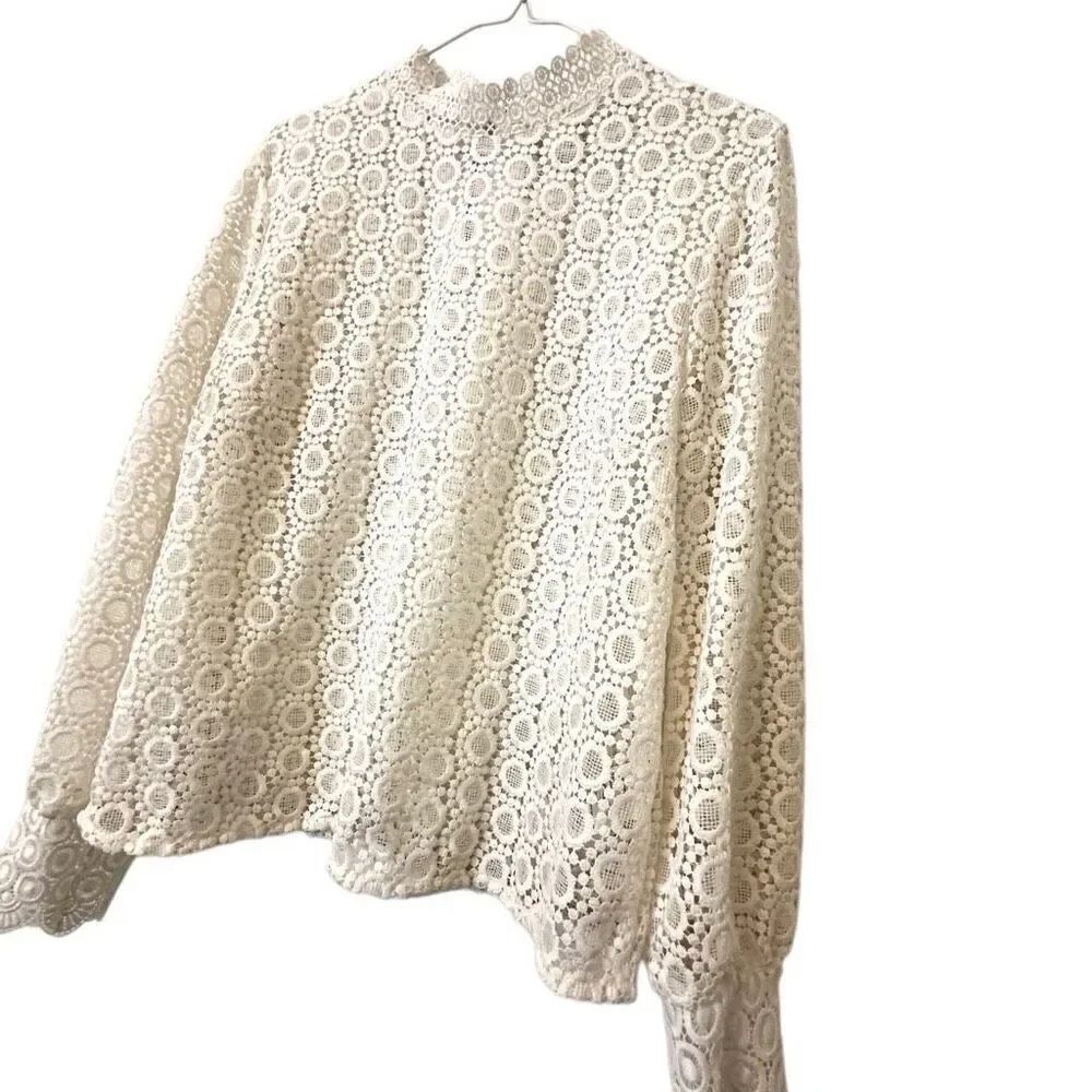 H&M Crochet Guipure Lace High Neck Keyhole Back Long Sleeve Blouse White Size 12 - Picture 3 of 5